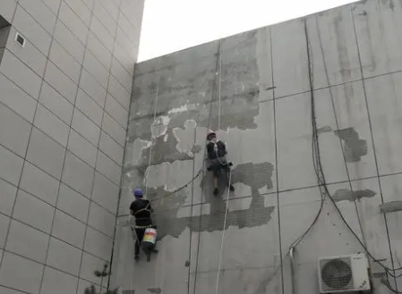 港北楼顶漏水维修公司分享下港北外墙防水的注意事项