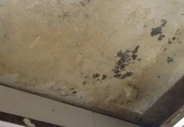 港北阳台漏水维修公司分享下港北卫生间渗水维修需要注意哪些问题。